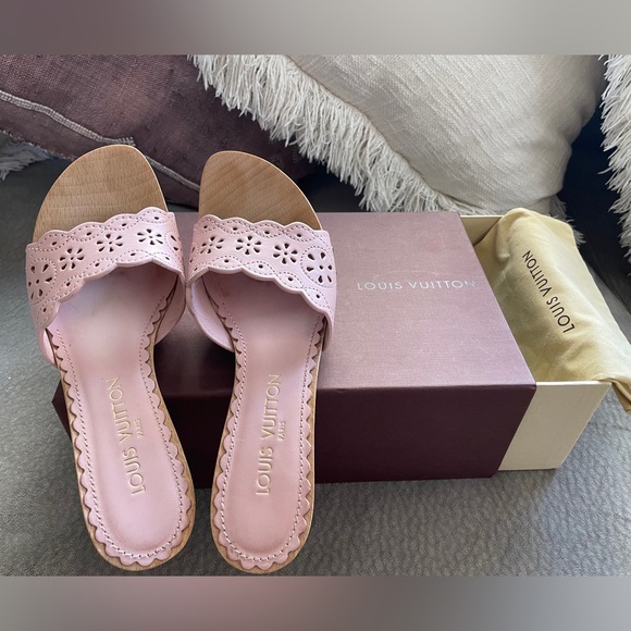 SOLD- Authentic LOUIS VUITTON Charlotte Leather Mules - size EU38 / US 8 - Picture 3 of 11